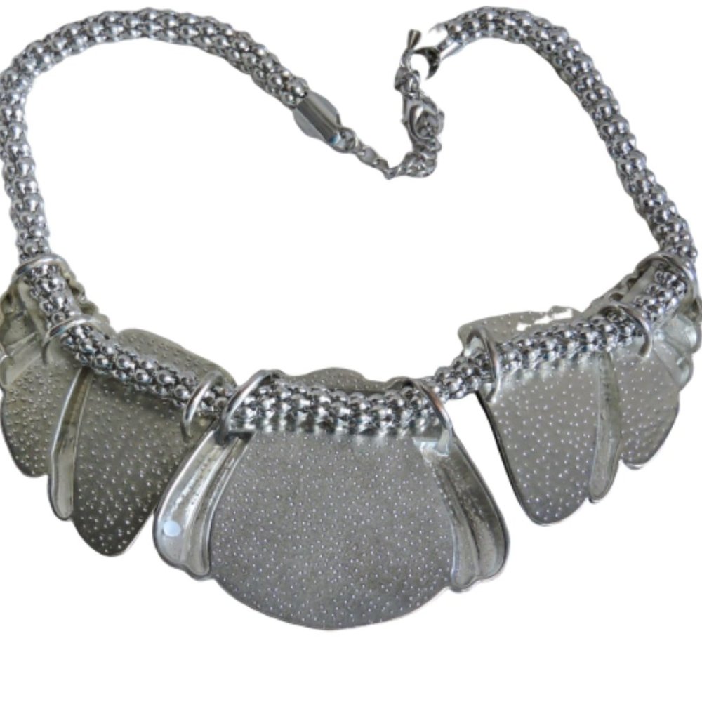 Chunky Lucite Embedded Shells Necklace - Picture 3 of 3